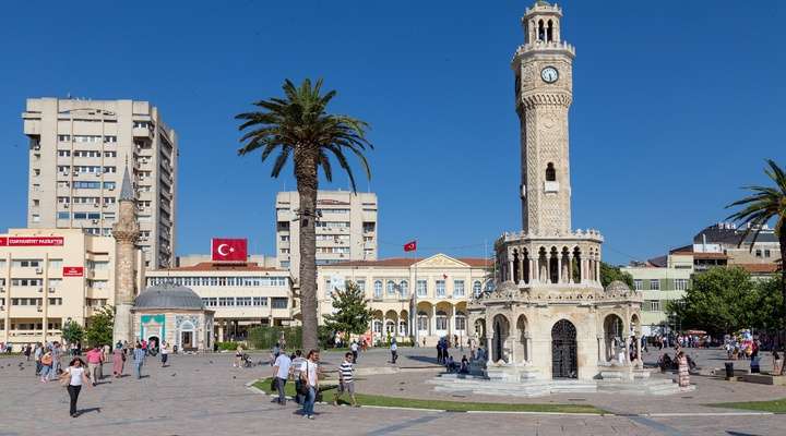 Konak moskee & klokkentoren