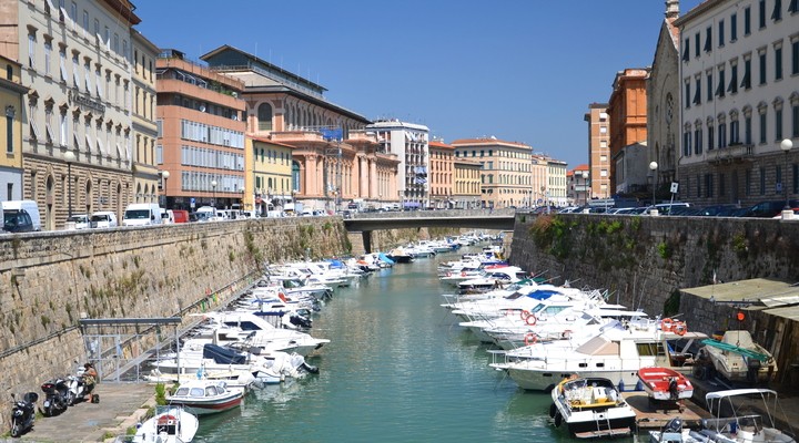 Stadskanaal met bootjes in Livorno, Italie