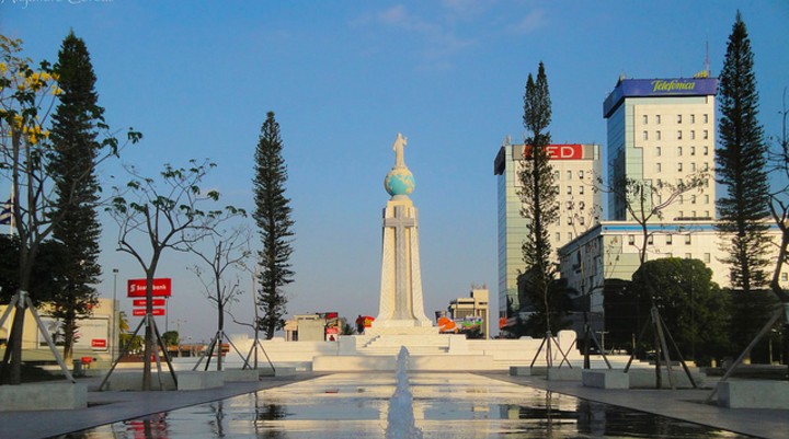 Monumento al Divino Salvador del Mundo