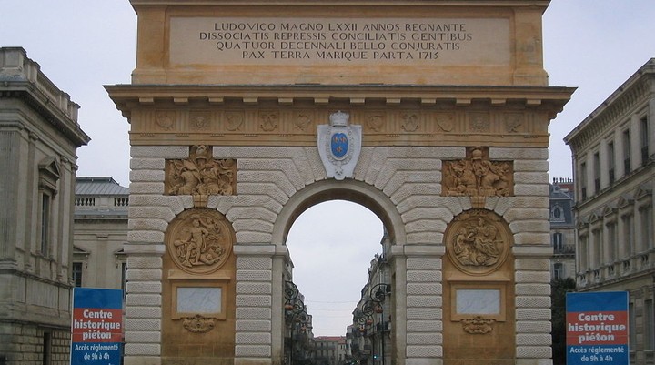 Porte du Peyrou