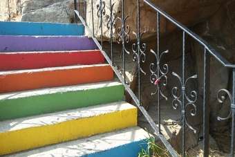 De gekleurde trap in Alanya