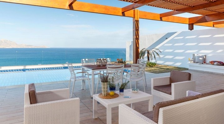 Uitzicht en inrichting Lindia Athena Luxury Villas