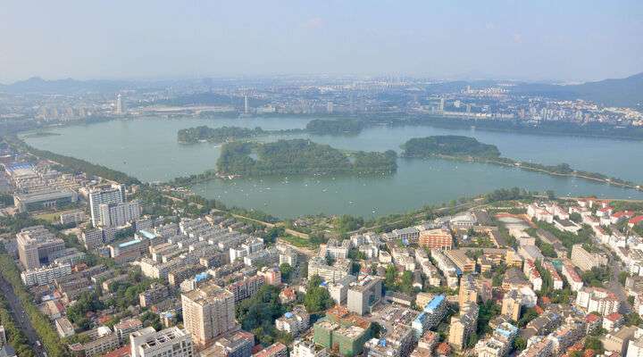 Xuanwu Lake