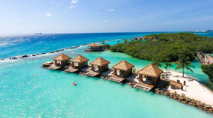 Cabanas op Renaissance Island
