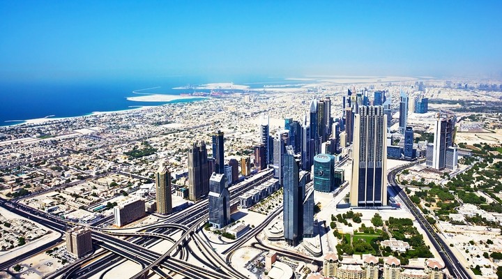 Dubai gezien vanuit de lucht skyline