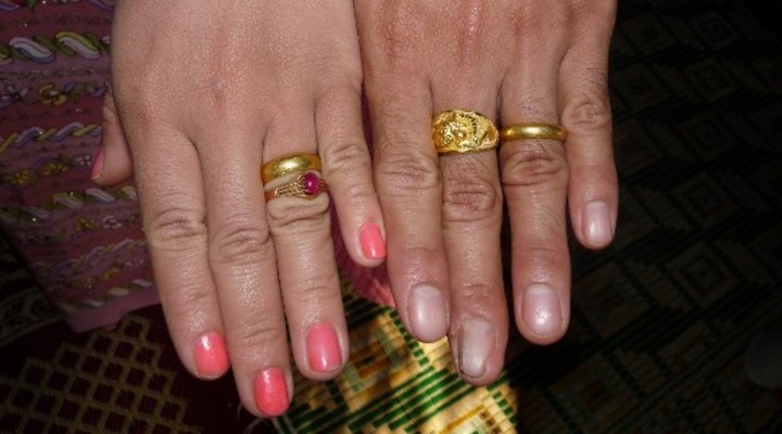 ringen op bruiloft Myanmar