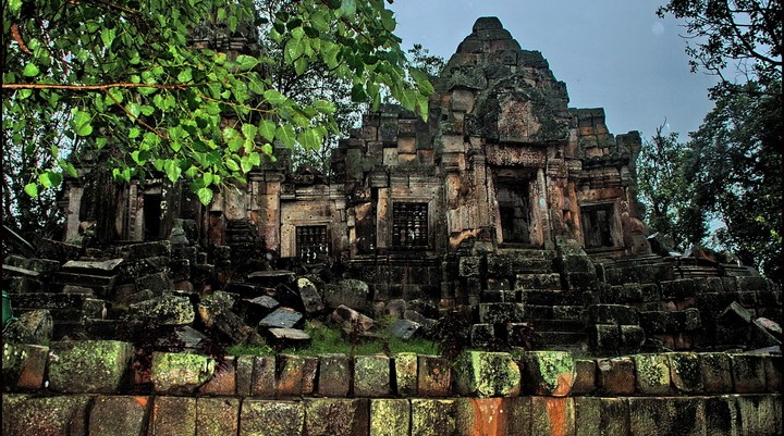 Wat Ek Phnom