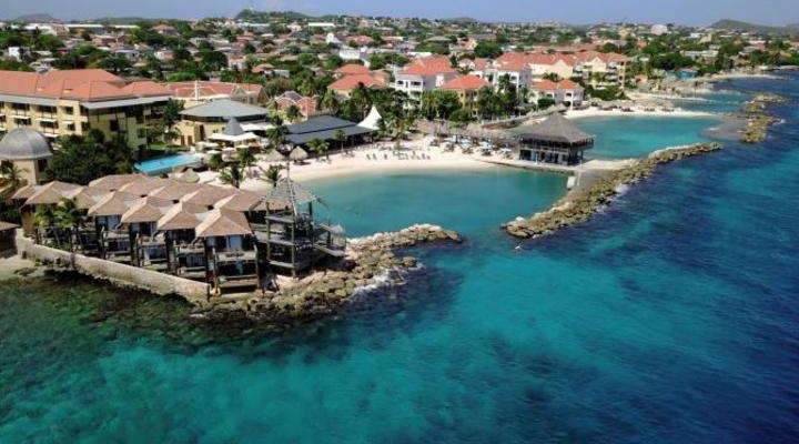Avila Beach op Curacao