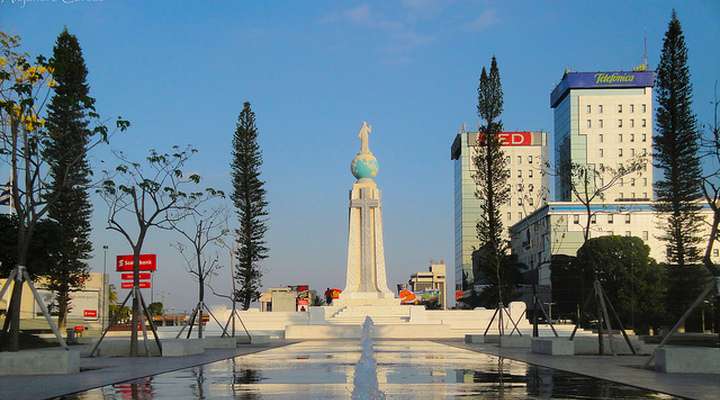 Monumento al Divino Salvador del Mundo