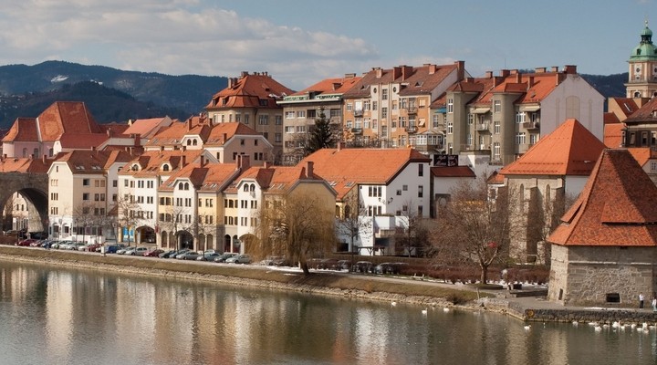 Huizen aan water in Maribor - Slovenië