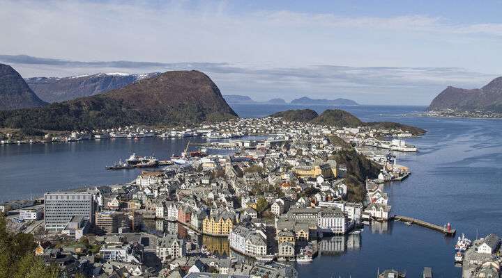 Alesund gezien vanaf berg Aksla, Noorwegen