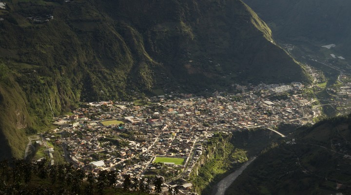 Baños aan de voet van de vulkaan Tungurahua