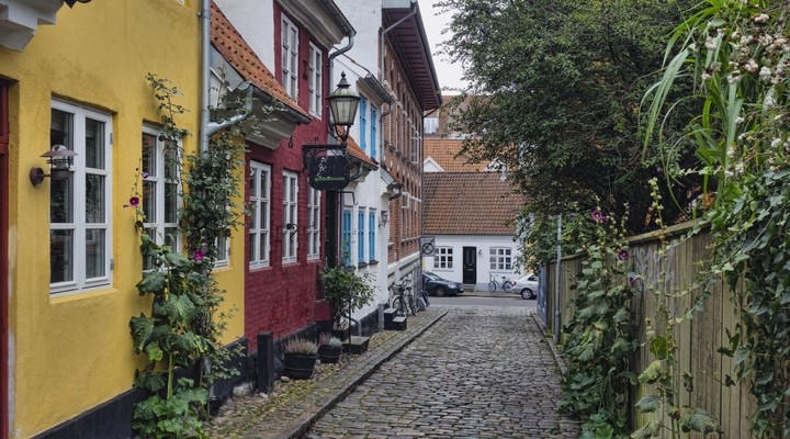 Straat oude stad Aalborg, Denemarken