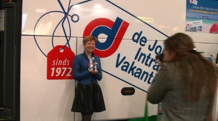 Coby van Dongen ontvangt Reisgraag-award