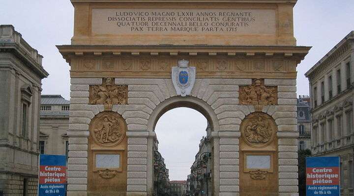 Porte du Peyrou