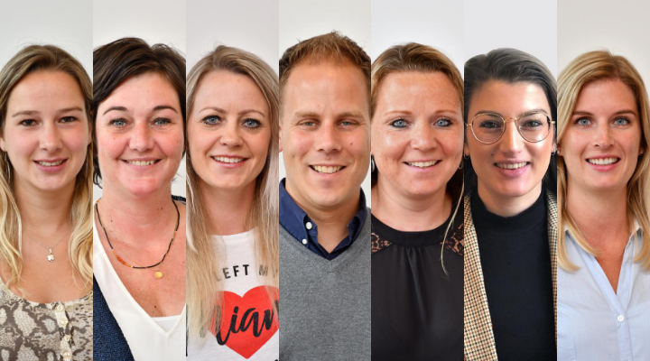 De medewerkers van het reisbureau