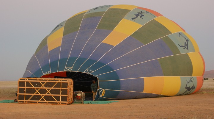 Ballon wordt klaargemaakt voor een mooie tocht