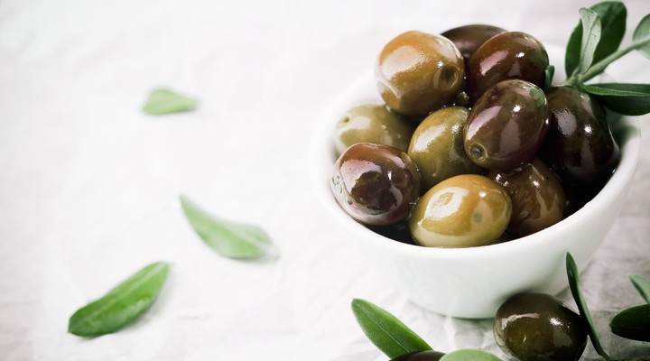 Verse zwarte olijven, Grieks eten