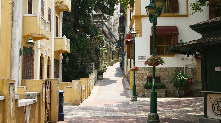 Lilau Square
