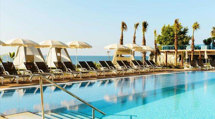 Zwembad Sunprime hotel Numa Beach