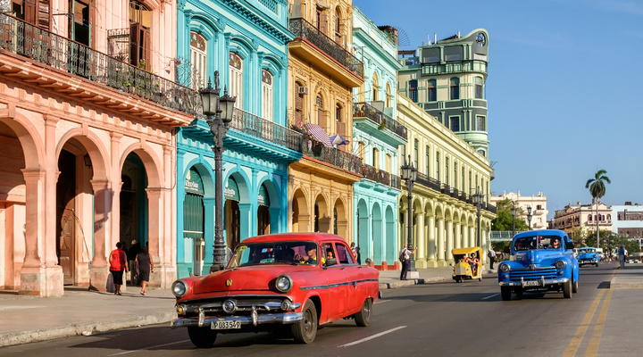 Het kleurrijke Cuba met de bekende oldtimers