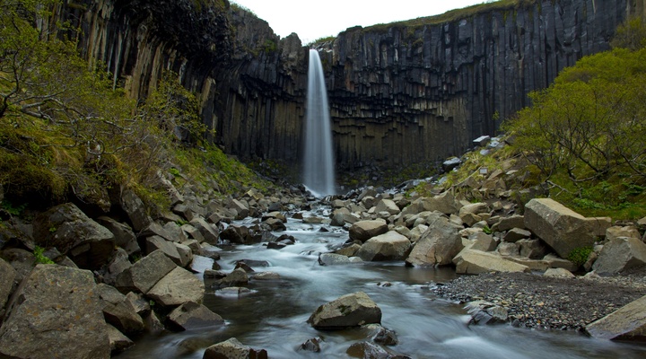 Svartifoss waterval in Skaftafell Nationalpark
