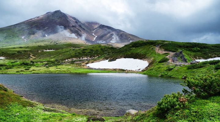 De groene berggebieden in Japan
