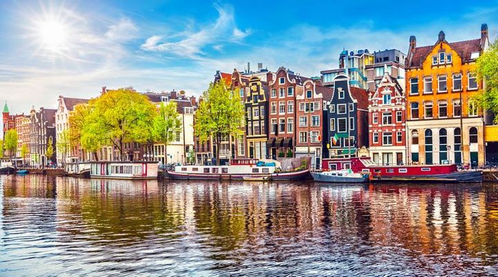 Eerste Booking Cares Lab in Amsterdam