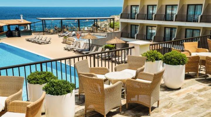 Het terras van het nieuwe Allsun Hotel Lux de Mar