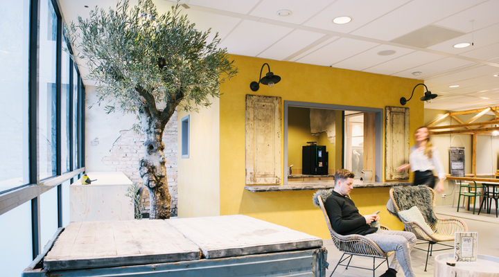De ontvangstruimte van het nieuwe hoofdkantoor
